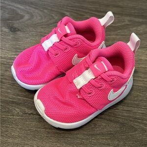 Toddler Nike Roshe’s